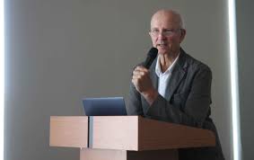 Conferencia magistral 2017: Richard Chase-Smith